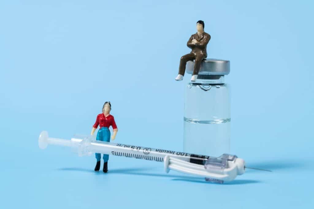 Image 1 of Saxenda (liraglutide 3 mg) is a once-daily injectable GLP-1 receptor agonist used for chronic weight management alongside reduced-calorie diet and increased physical activity. It works by mimicking an intestinal hormone that helps regulate appetite and gastric emptying. CanadianInsulin® is a prescription referral service. Prescriptions are verified with your clinic, and orders are filled by licensed Canadian pharmacies.